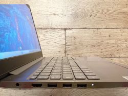 Lenovo V15 G1 IML - Intel Core i3-10110U - Ram 8GB - SSD 512GB - Led UHD 15.6" - W11 Home