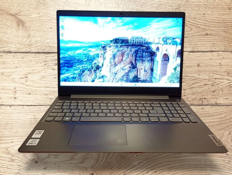 Lenovo V15 G1 IML - Intel Core i3-10110U - Ram 8GB - SSD 512GB - Led UHD 15.6" - W11 Home